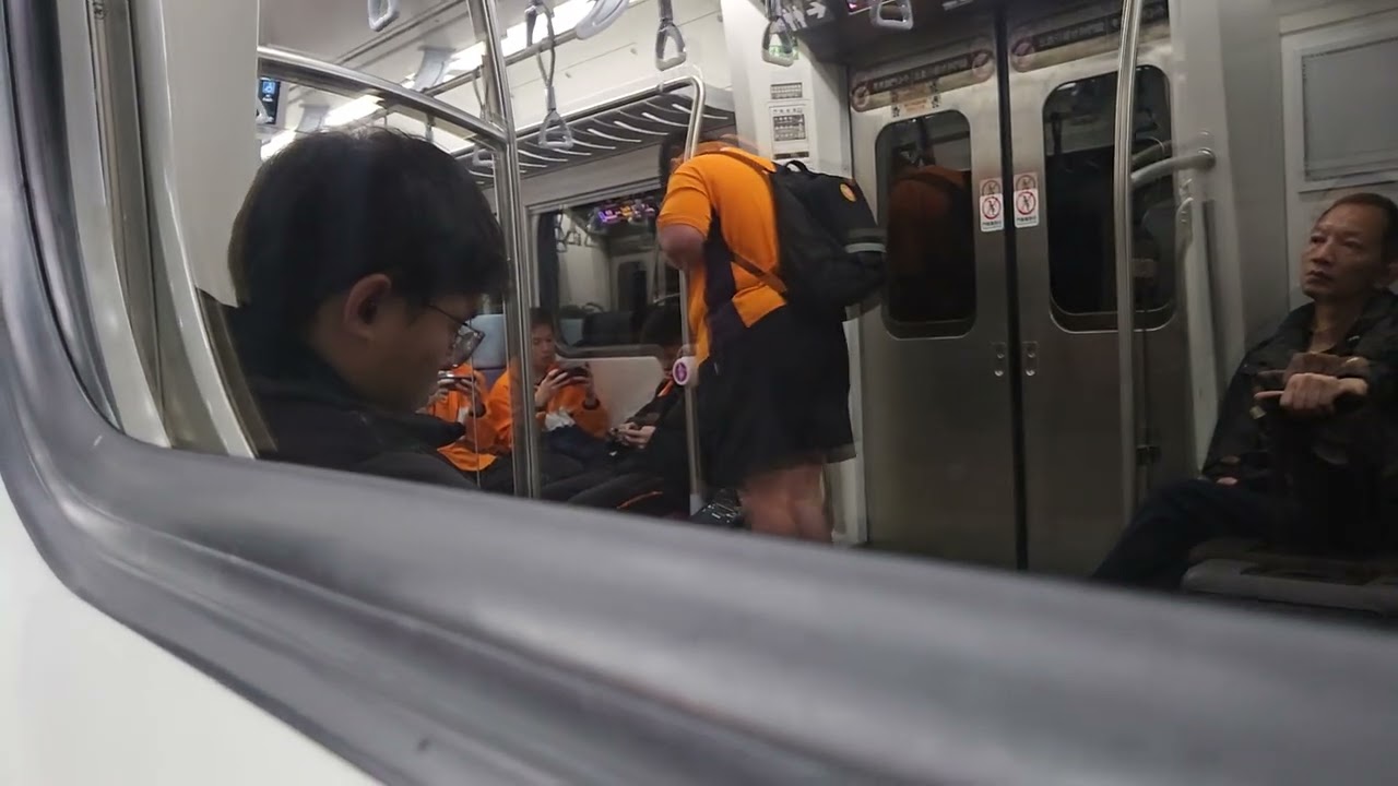 1223次瑞芳發車經由宜蘭線開往新竹的銀綠色微笑號EMU900型十輛一編組EMU929區間車，(瑞芳火車站→四腳亭火車站路程景)