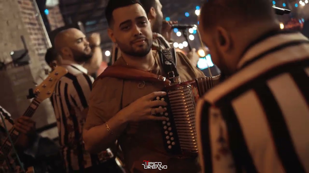 T&iacute;pico Urbano - La Varita (En Vivo)