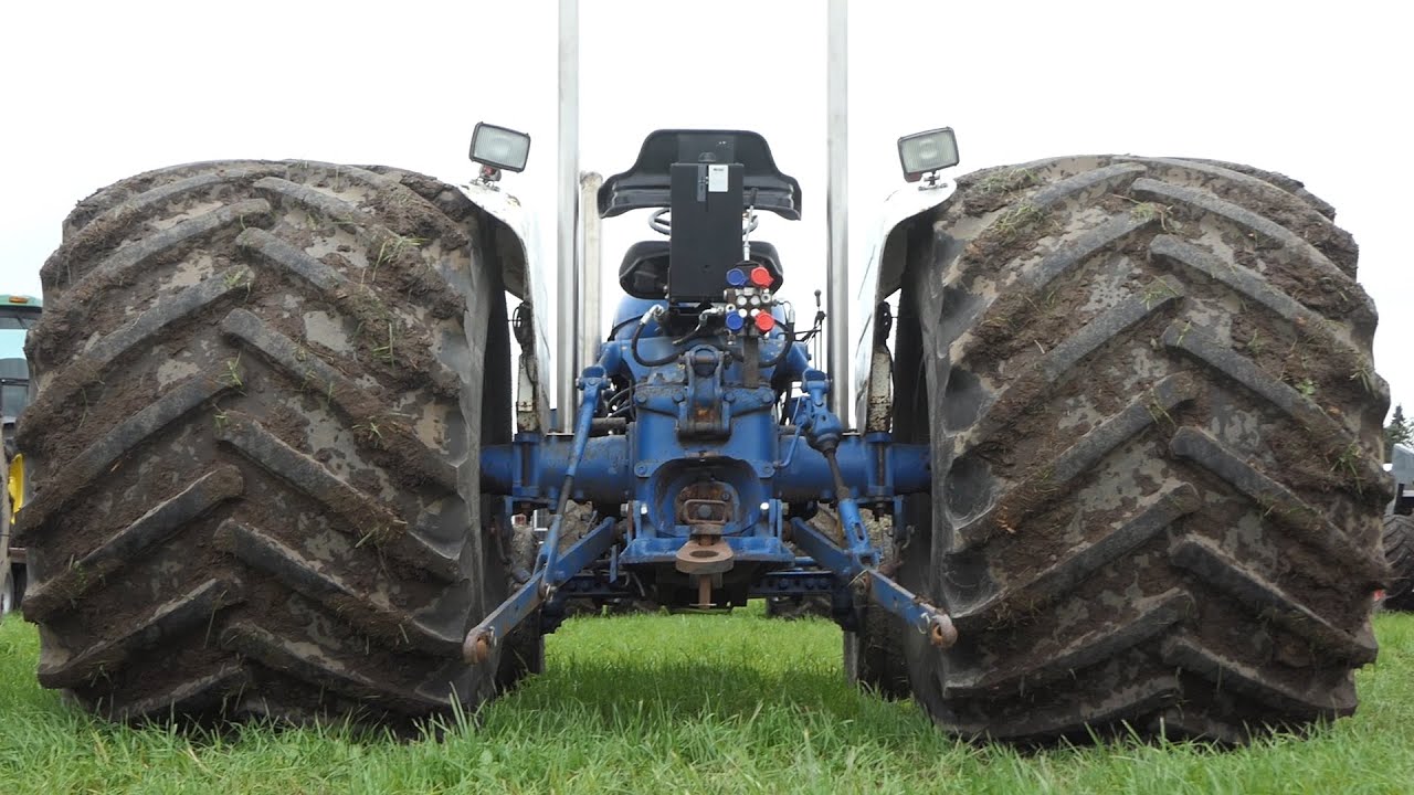 Fordson Super Major w/ HUGE Floater Tires at Særslev Traktortræk 2021 | Tractor Pulling in Denmark