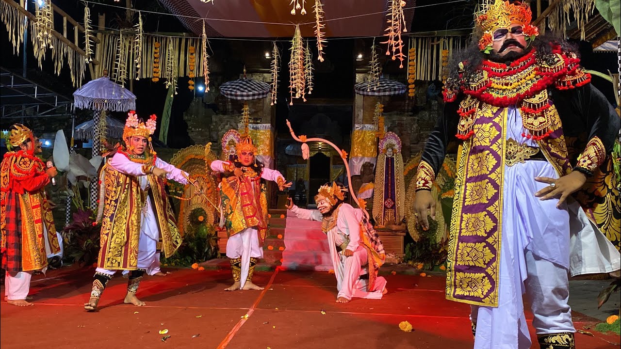 WAYANG WONG MEGANDA ANTAKA IDA SESUHUNAN MESOLAH NAPAK PERTIWI RING PURA DALEM PRAJURIT