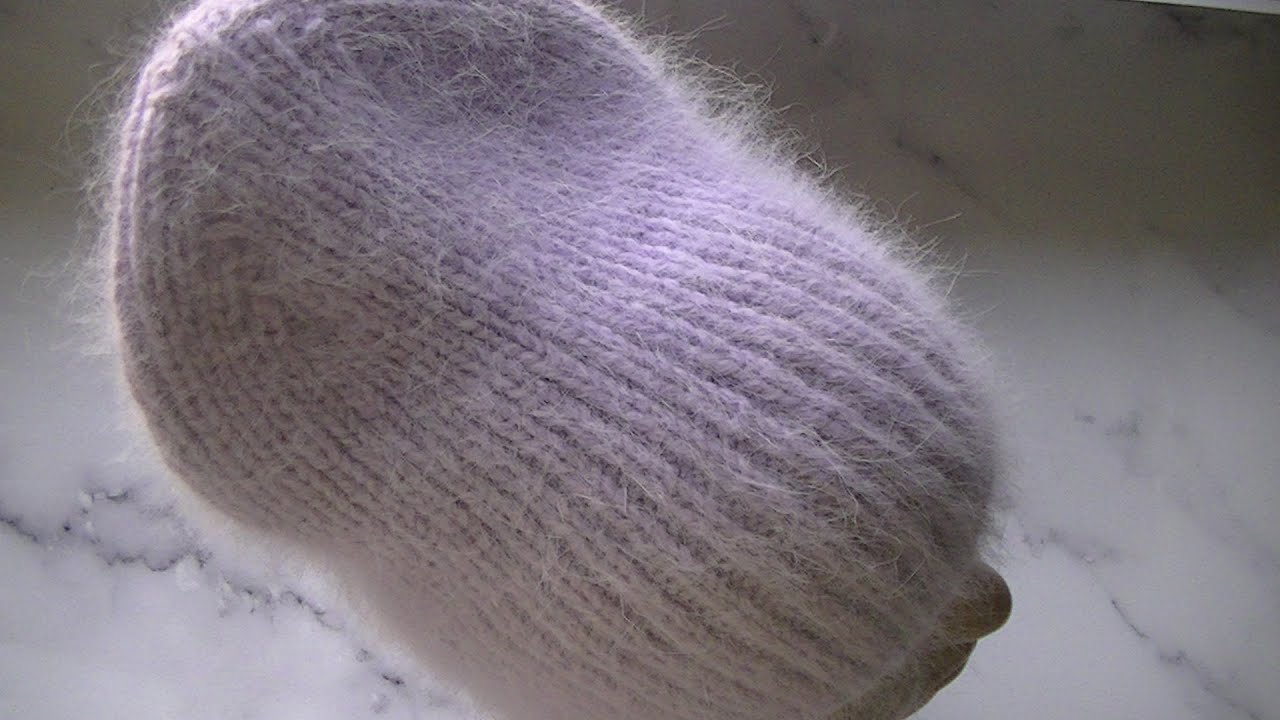 ВЯЖЕМ  ПОПУЛЯРНУЮ МОДЕЛЬ ШАПКИ, КОТОРУЮ ВЯЖЕТ ВЕСЬ ИНСТАГРАМ. ШАПКА  ИЗ ПРЯЖИ  ПУХ НОРКИ.
