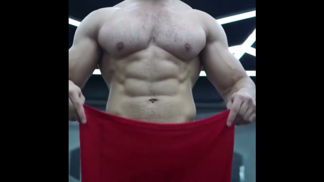 Fitting in a tight shirt - muscle shirt - shorts