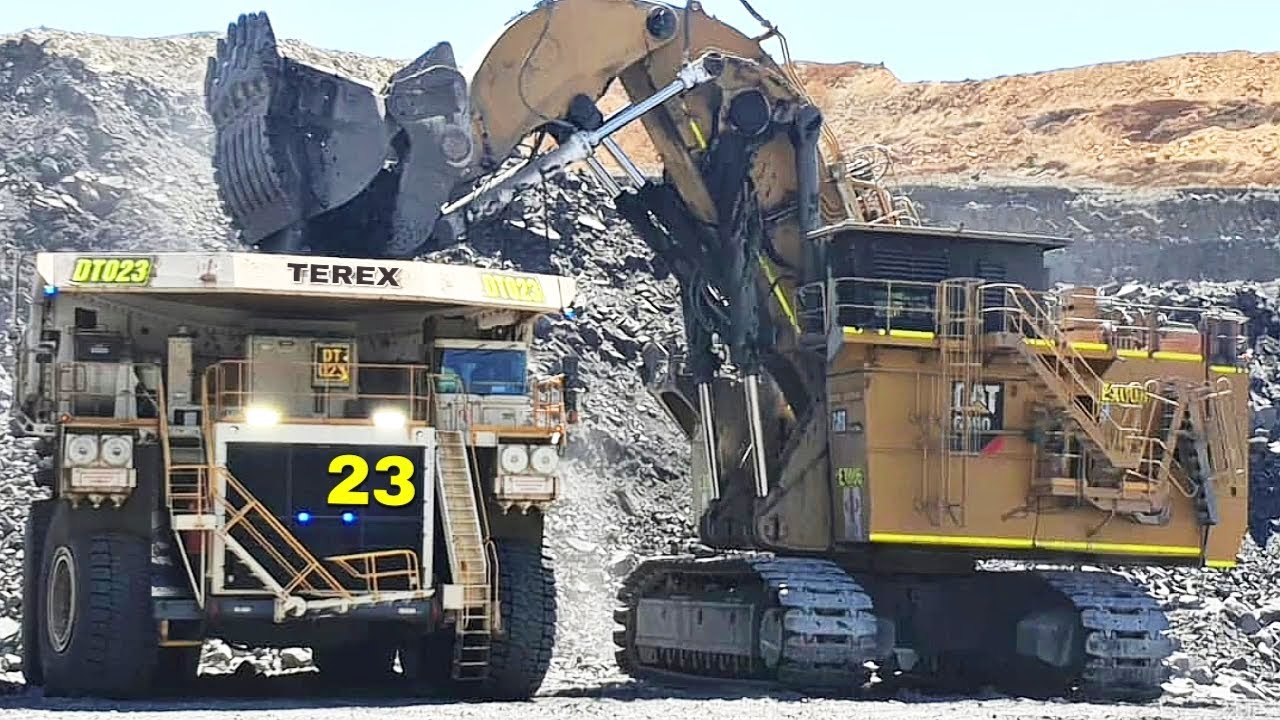 The World's Largest Front Shovel Excavators Terek RH 400 and Caterpillar 6090 FS