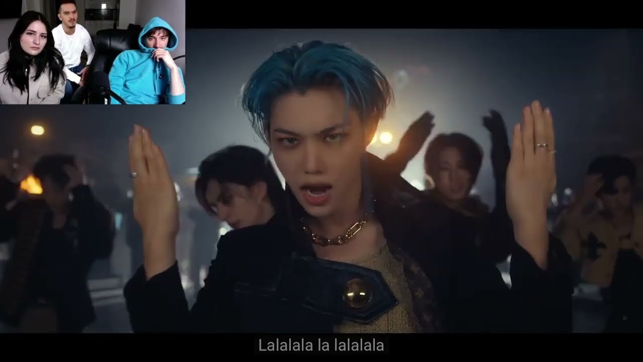Reacting To Stray Kids 