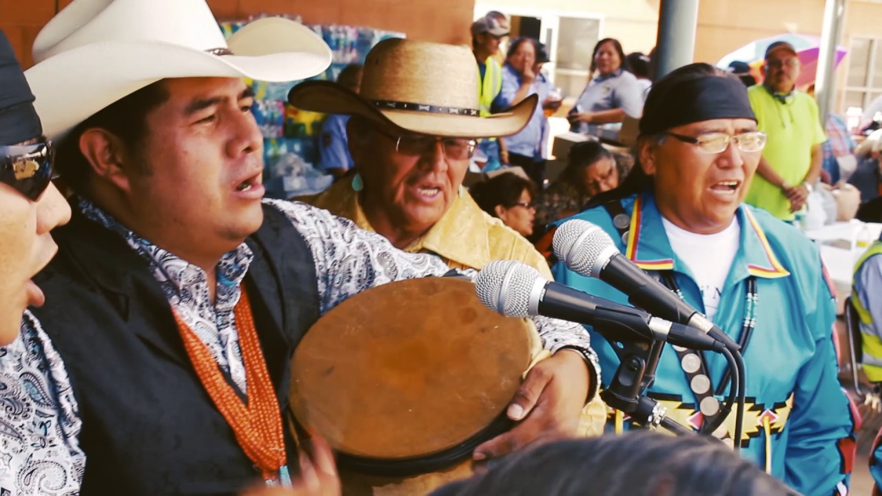 Joe Tohonnie, Jr. & the Navajo Singers - Monument Valley, UT