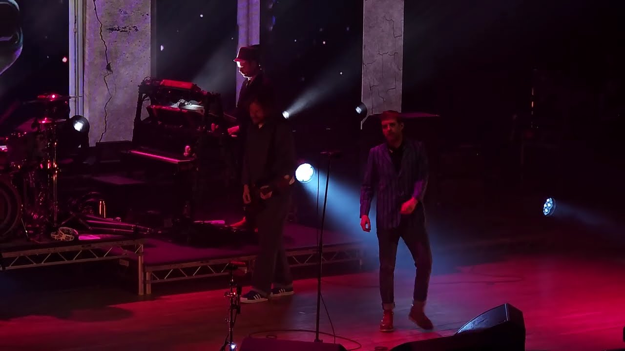 Kaiser Chiefs - You Can Have It All /Oh My God / Born to Be a Dancer