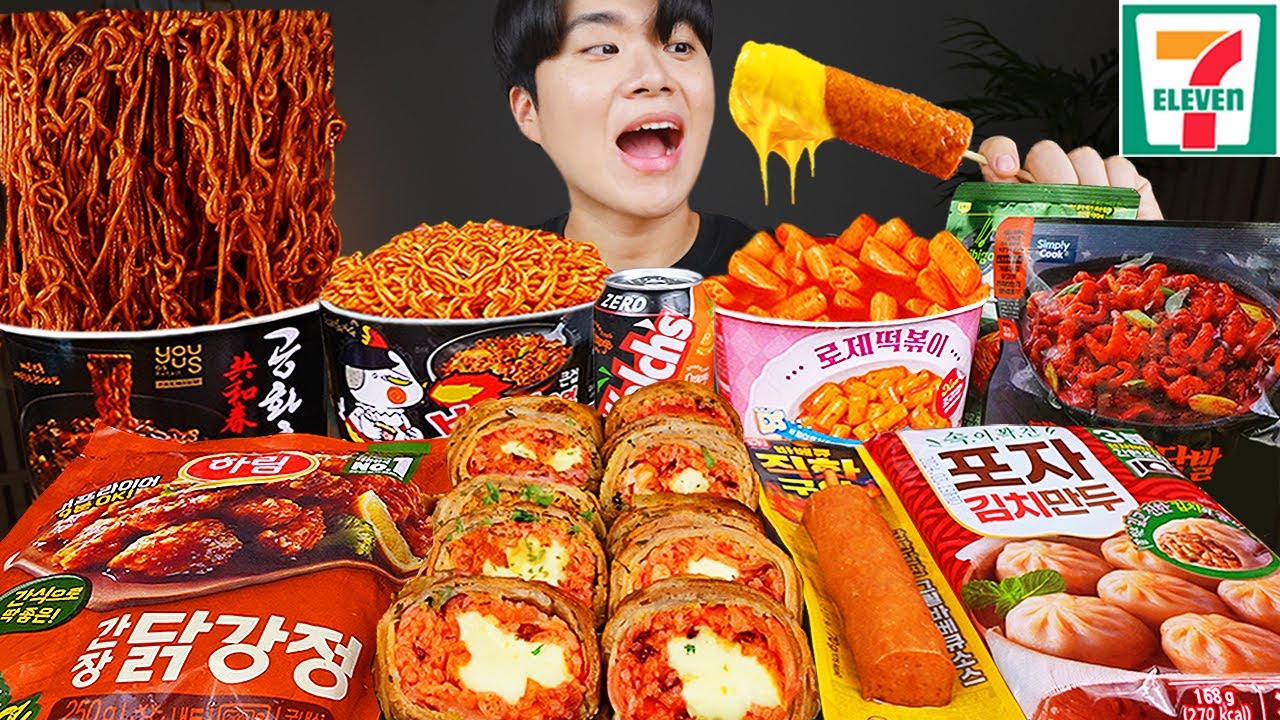 ASMR MUKBANG небольшой магазин, острый рамэн, хот-доги, кимбап, ттеокбокки !! Корейский магазин