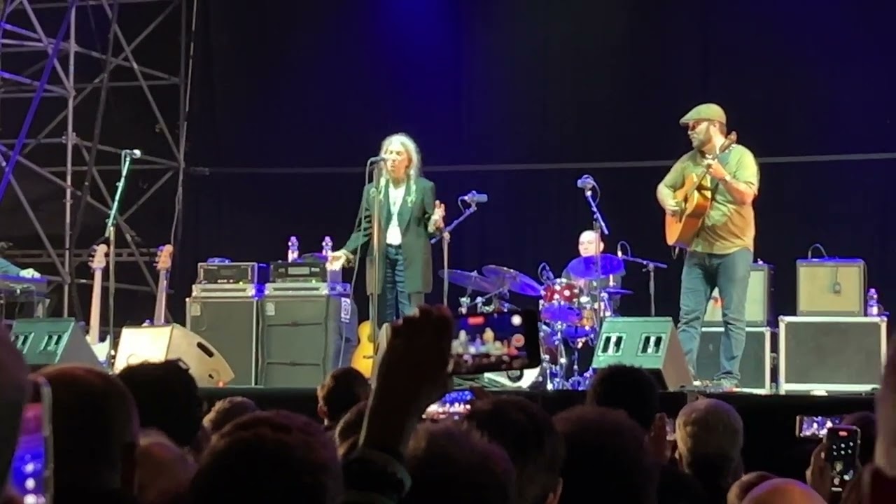 Patti Smith - One Too many mornings (Bob Dylan cover) - Live in Gorizia Italy