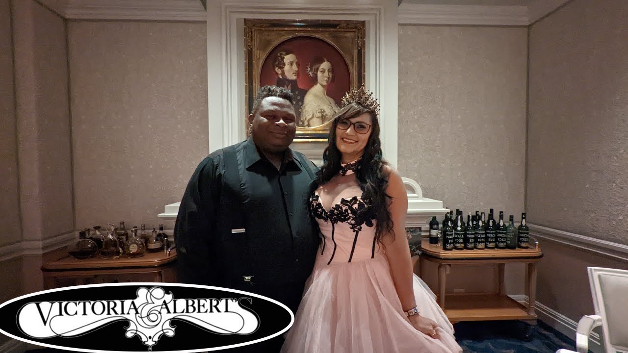 Victoria & Albert's Queen Victoria room 👑 Disney World Grand Floridian food review