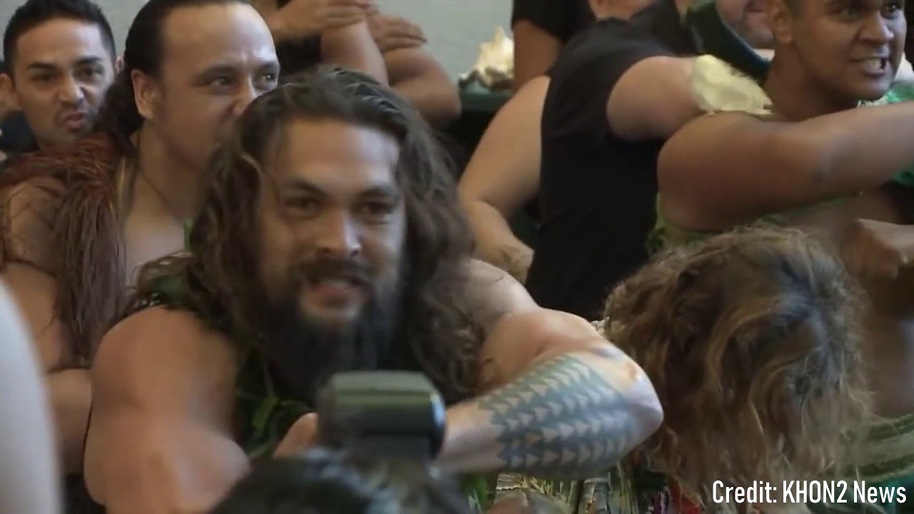 Jason Momoa performs Haka at the Hawaii premiere of Aquaman