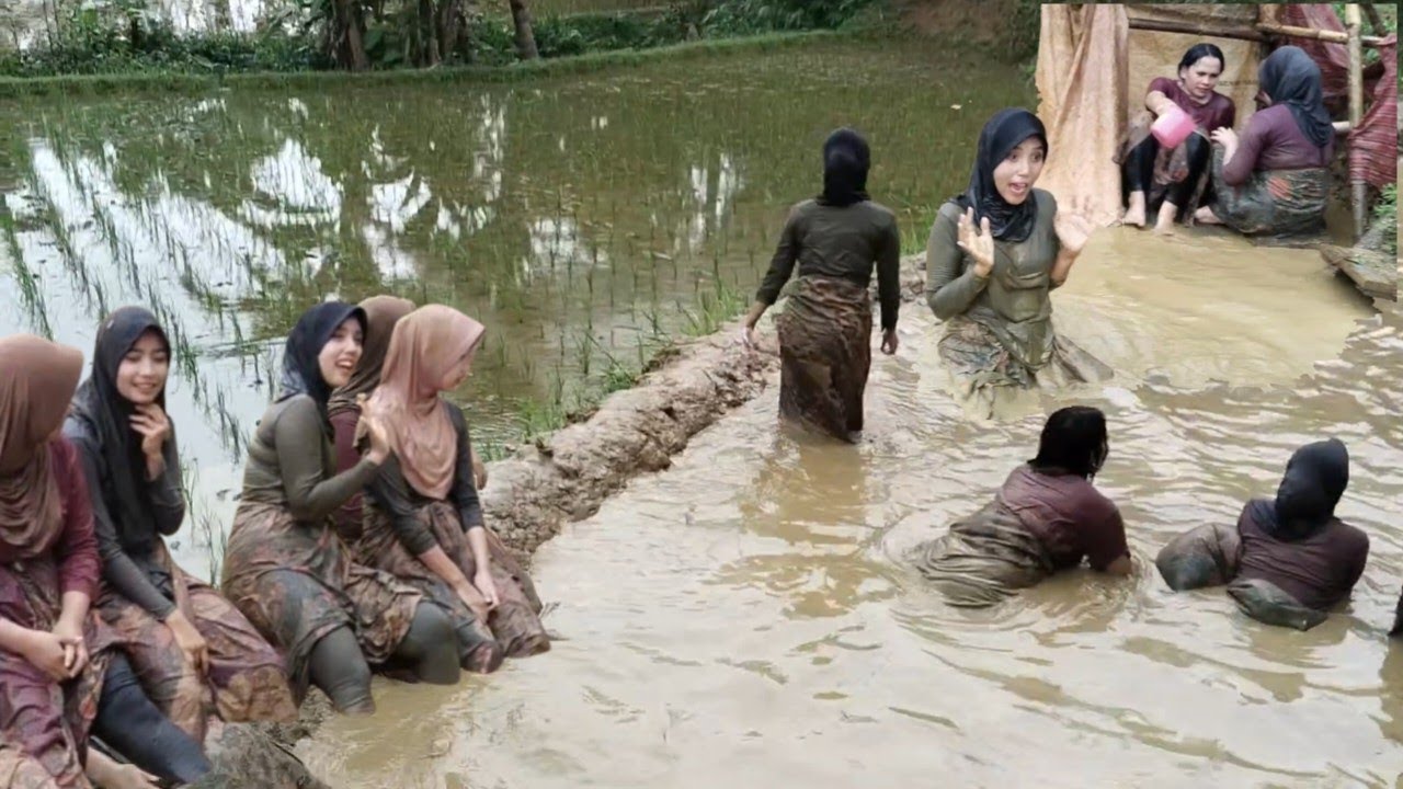 Viralkan,, Ngintip Potret Kehidupan Gadis Dan Janda Desa Bohay Guyang Di Sawah, Sukabumi Selatan