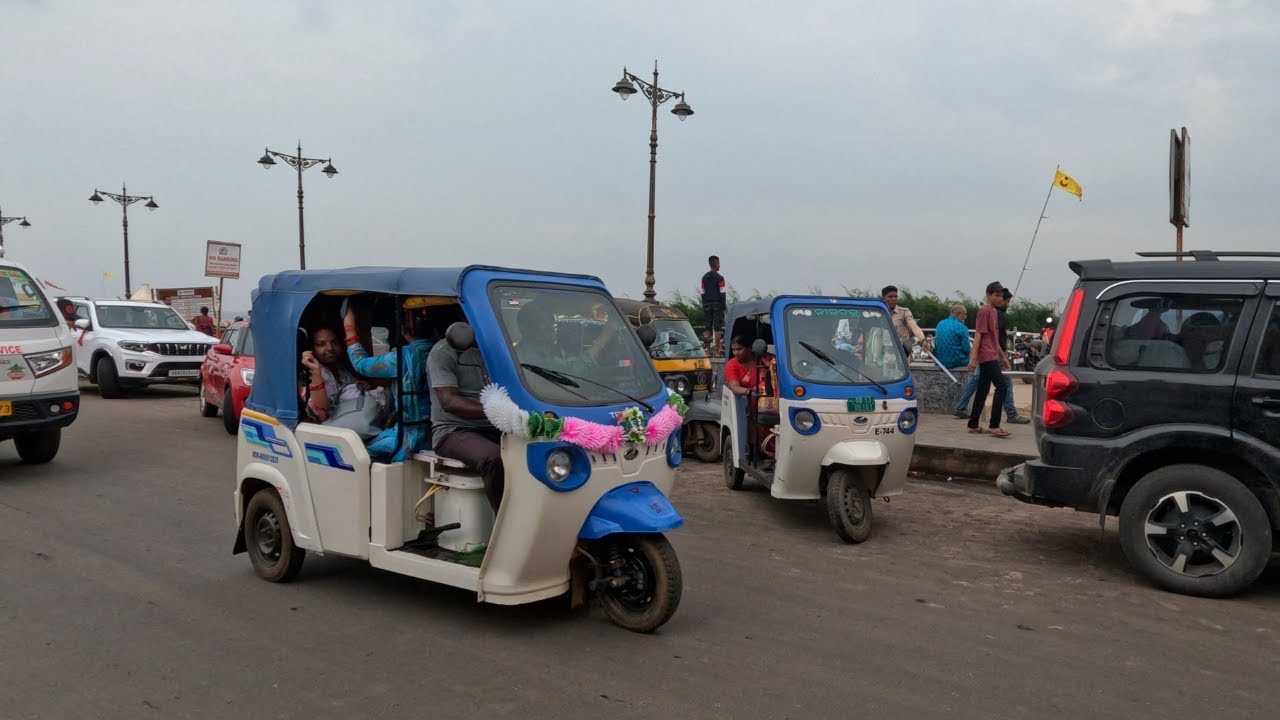 Riding Through the Streets of Puri | Puri Sea Beach to Jagannath Temple