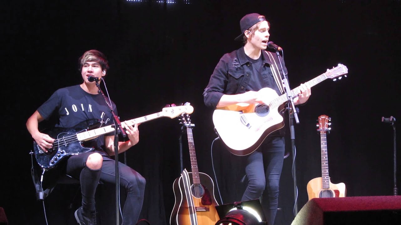 5 Seconds Of Summer - Don't Stop - Radio City Christmas Live 2014