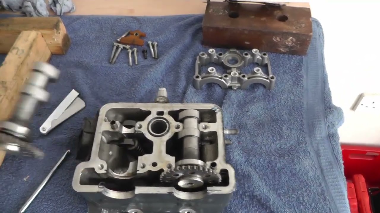 KTM Duke/RC 125 Top-End & Bottom-End: Valve Clearances, Camshaft & Con Rod Bearing R&R