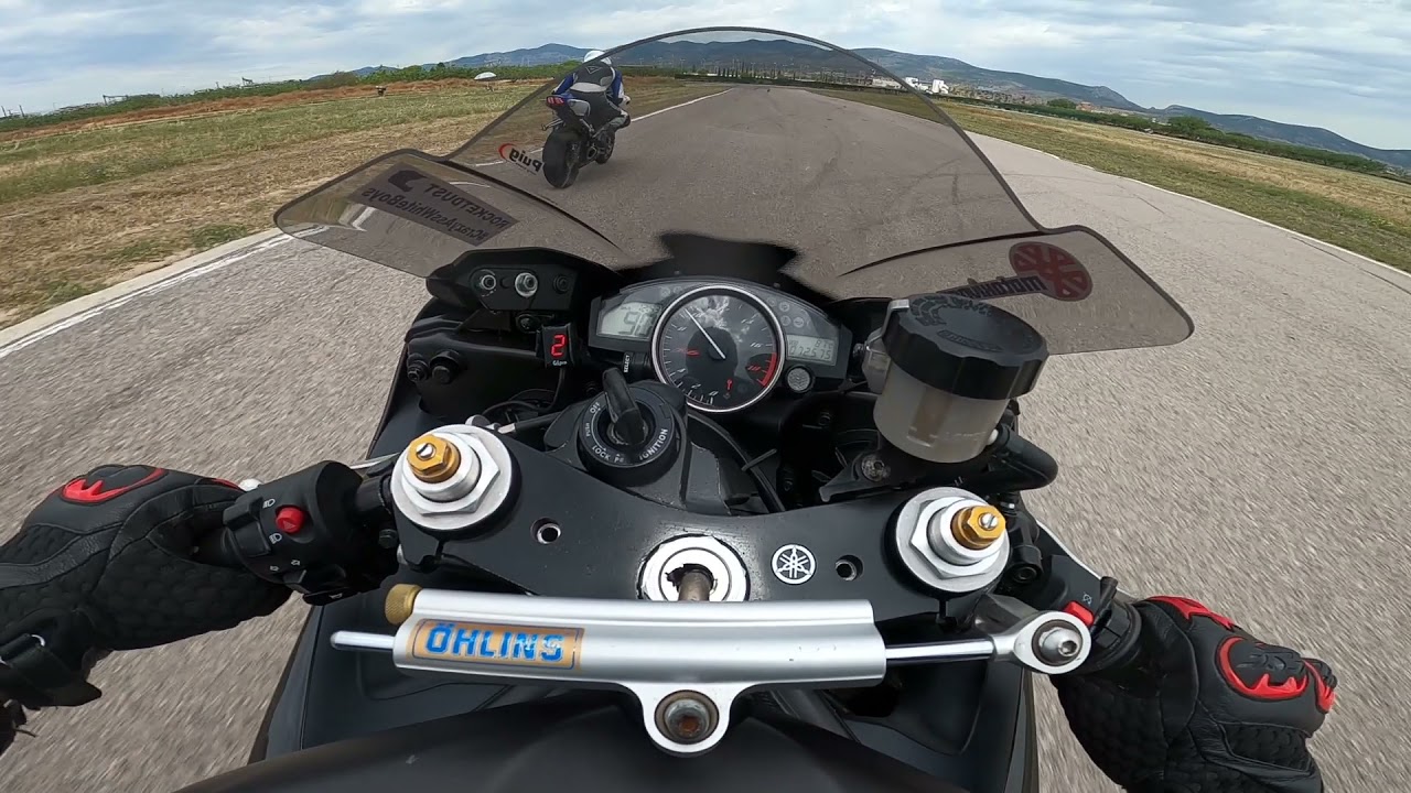 Track Day Megara 15/5/2021 Yamaha R6 chasing Suzuki Gsxr 750