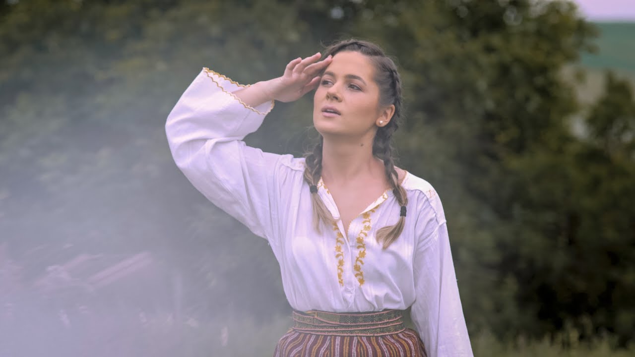 Raluca Radu și orchestra „Lăutarii” din Chișinău- EU SUNT FATĂ DIN VASLUI