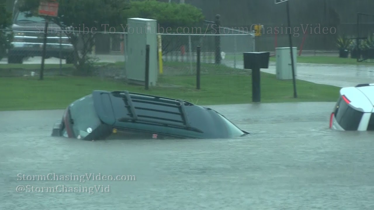 Flash Flooding submerges vehicles in Oklahoma City, OK - 6/6/2019
