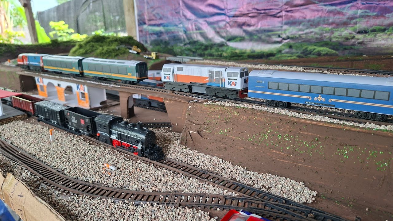 KERETA KLB DISUSUL KERETA API UAP KUNO