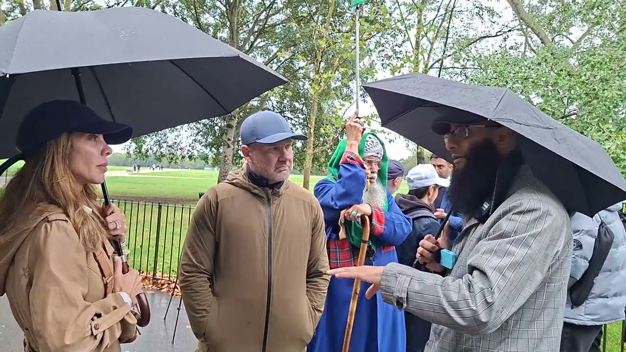 Brilliant American Couple Questioning Muslim | Hamza Abu Isa | Speakers Corner 
