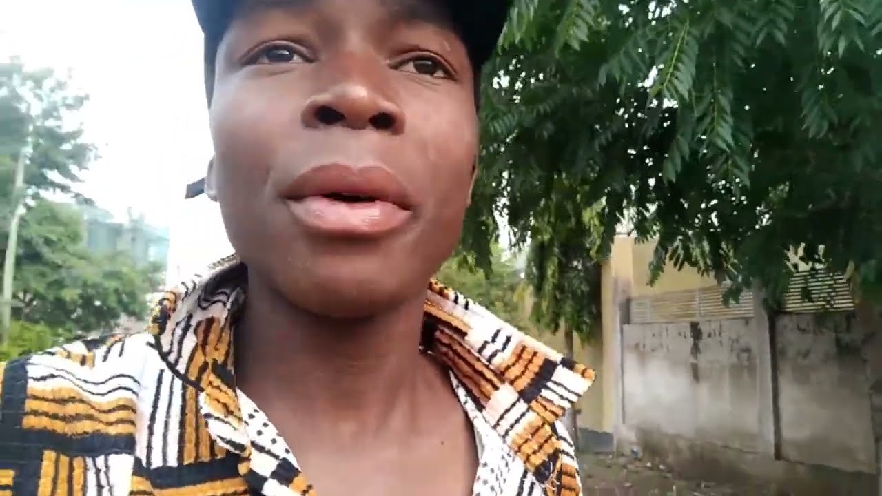 See how people  are living  in this city