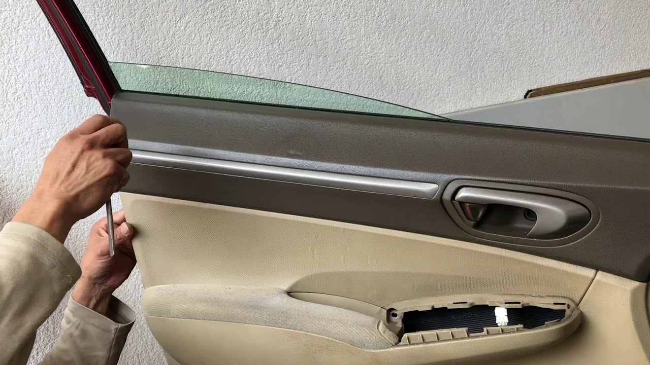 Cómo quitar panel de puerta para cambiar espejo retrovisor de Honda Civic 2006-2011
