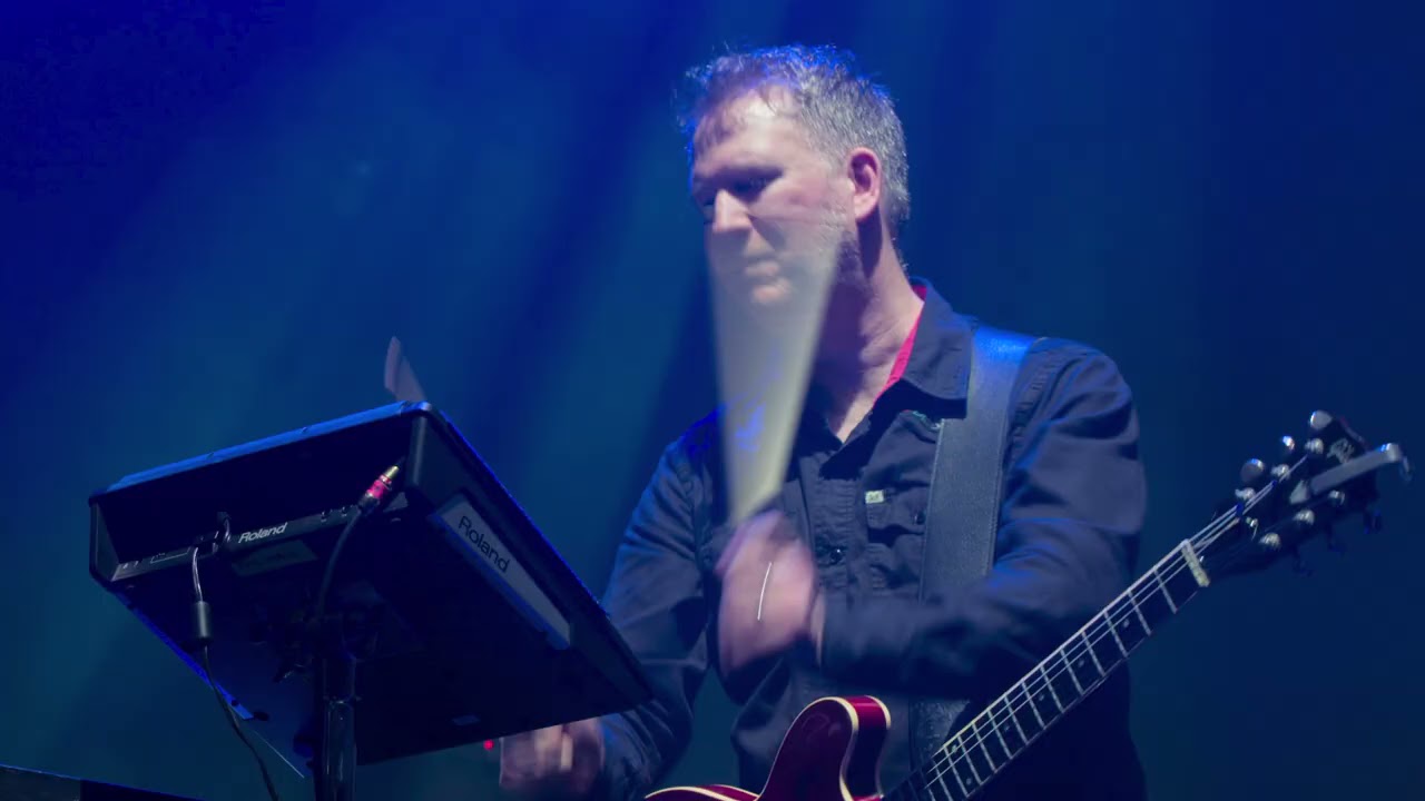 New Order - The Perfect Kiss (Live at Alexandra Palace)
