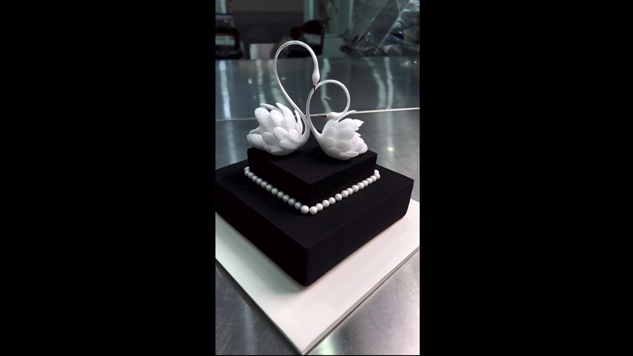 Love Symbol Cake💕in the next video i will teach you how to make swan by sugar art  