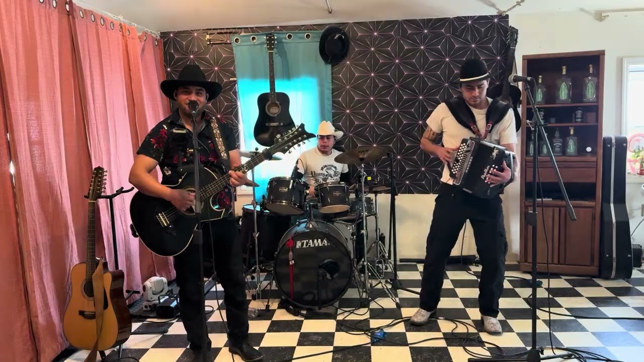 LA PUERTA NEGRA