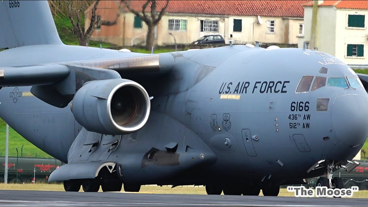 ✈️ USAF C-17A Battles the Wind | Giant Touches Down at Lajes!