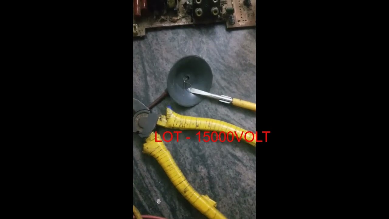 LOT  HIGH VOLTAGE 25000V/ CRT Television subsystems/A typical transformer/ Flyback Driver