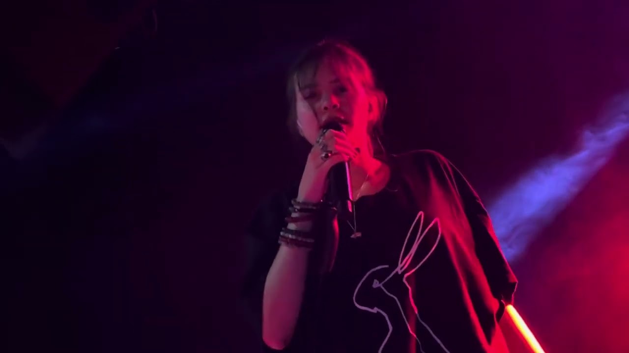 Sofia Isella “Hot Gum” - LIVE in Los Angeles