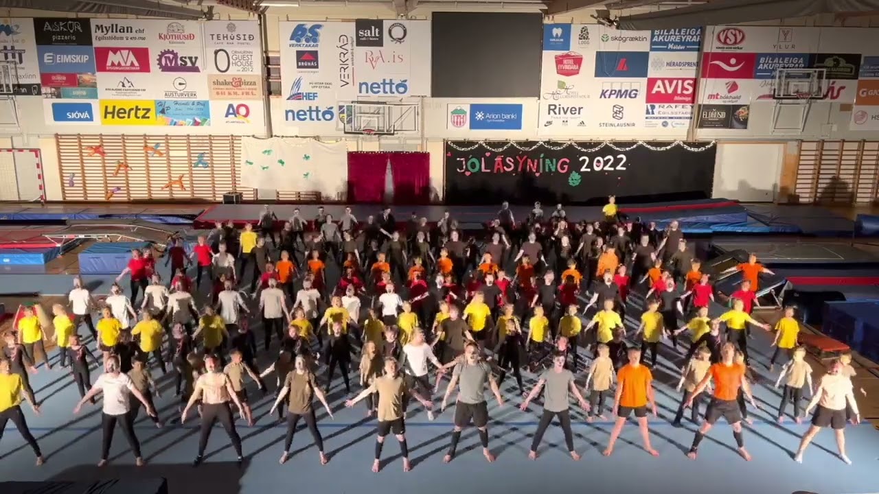 Brot úr jólasýningu Hattar 2022