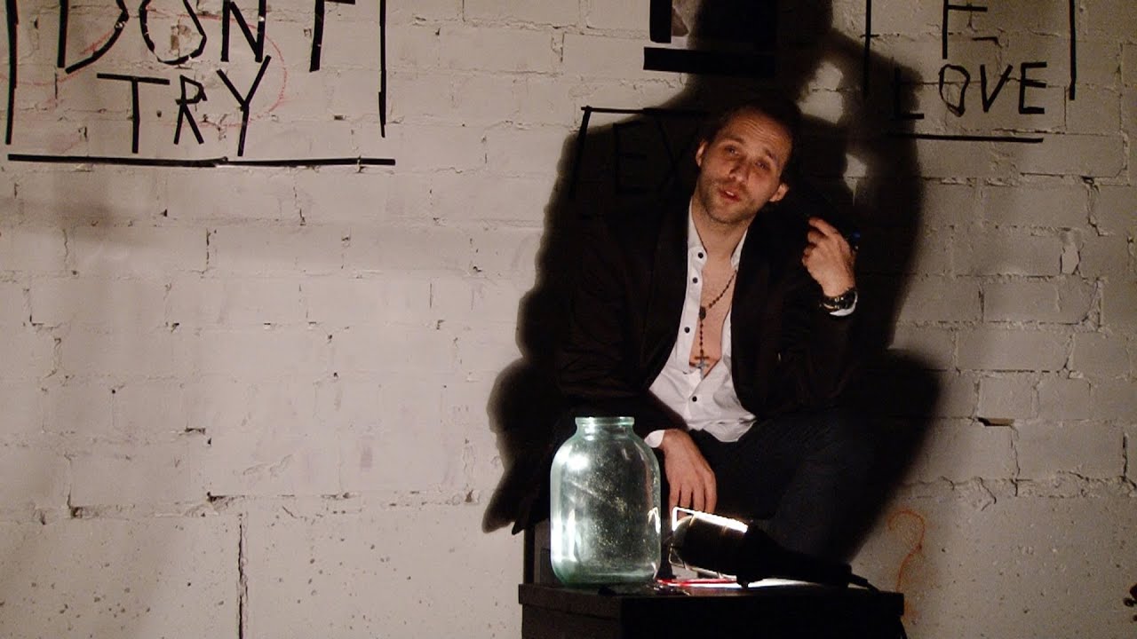 Teatro aktorius Tomas Pukys rodys performansą pagal ra&scaron;ytoją Čarlzą Bukovskį 2022 12 08