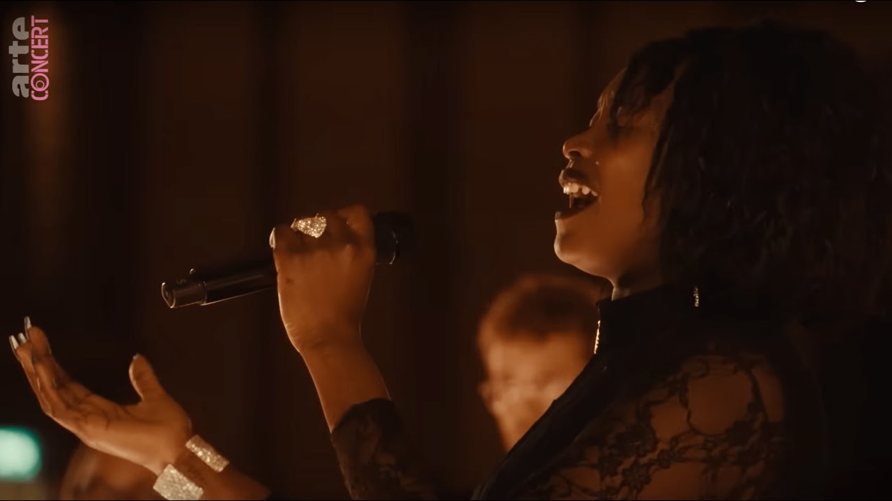 Notre Dame de Paris // Arte Concert - Emma Lamadji - Oh Happy Day