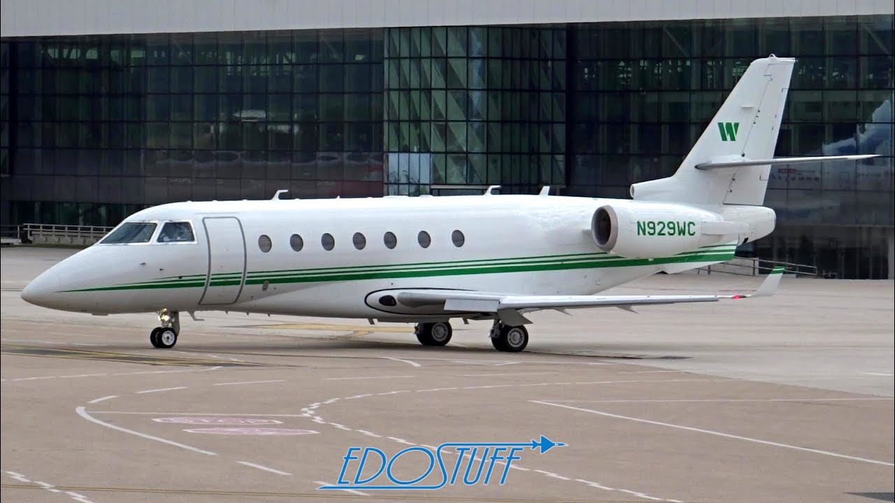Gulfstream G200 N929WC Takeoff - Split Airport SPU/LDSP