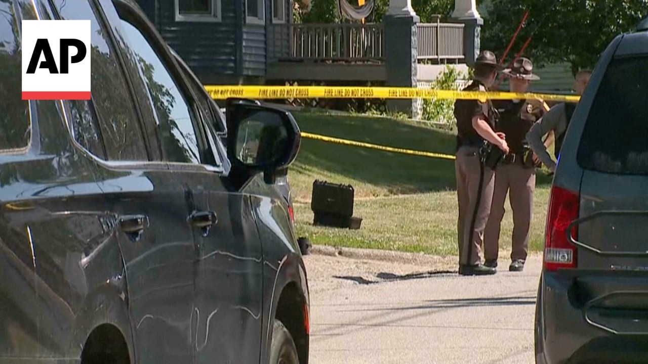 Iowa man is suspected of killing 6 of his relatives and then himself