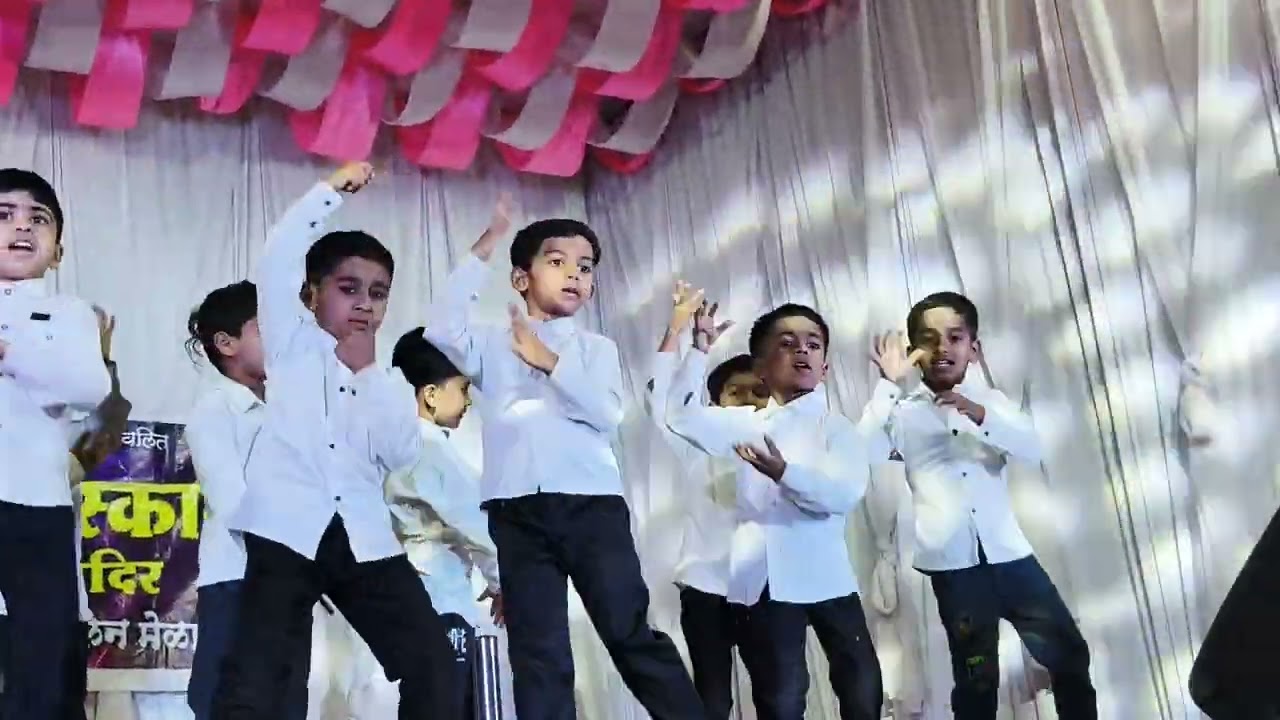 पापा कहते है बडा नाम करेगा 