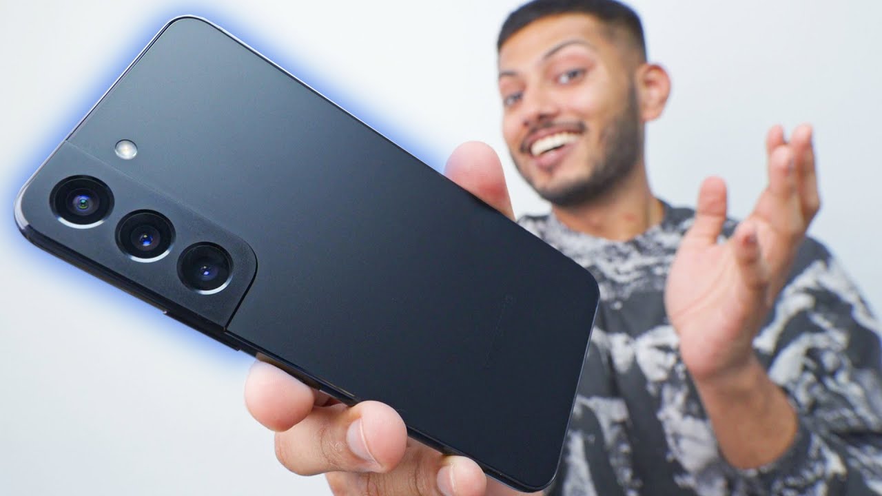Samsung Galaxy S22 Unboxing and Quick Look!