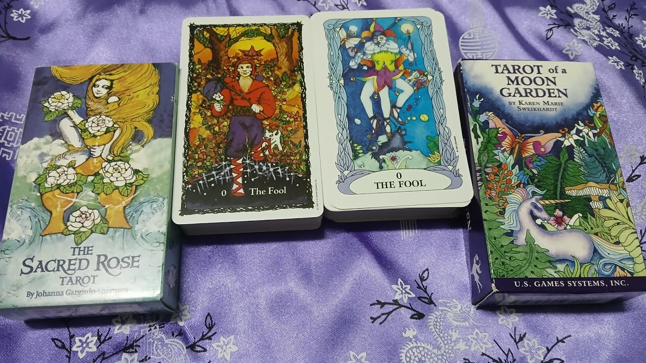 #deckcomparison The Sacred Rose Tarot VS Tarot of a Moon Garden