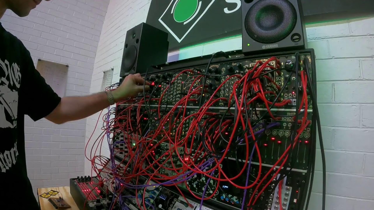 WORNG Electronics live modular patching stream