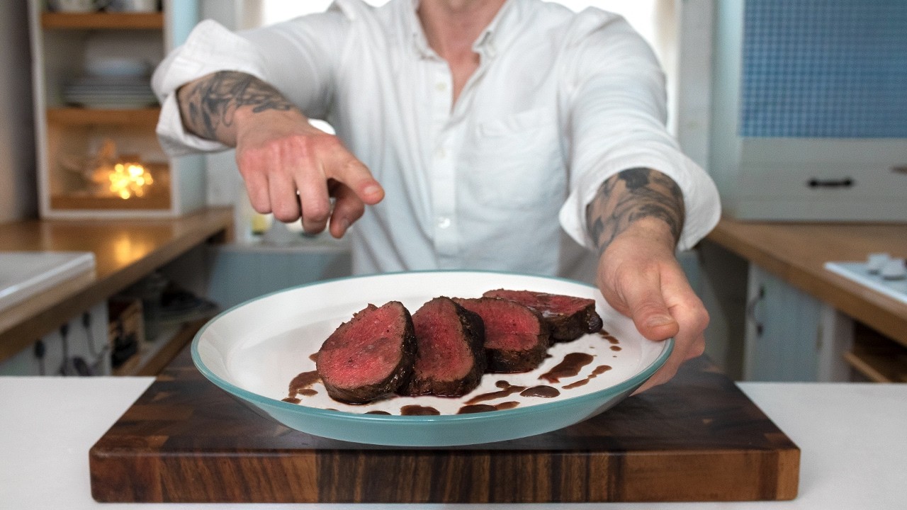 How to Cook Venison & Red Wine Sauce at home, like a CHEF