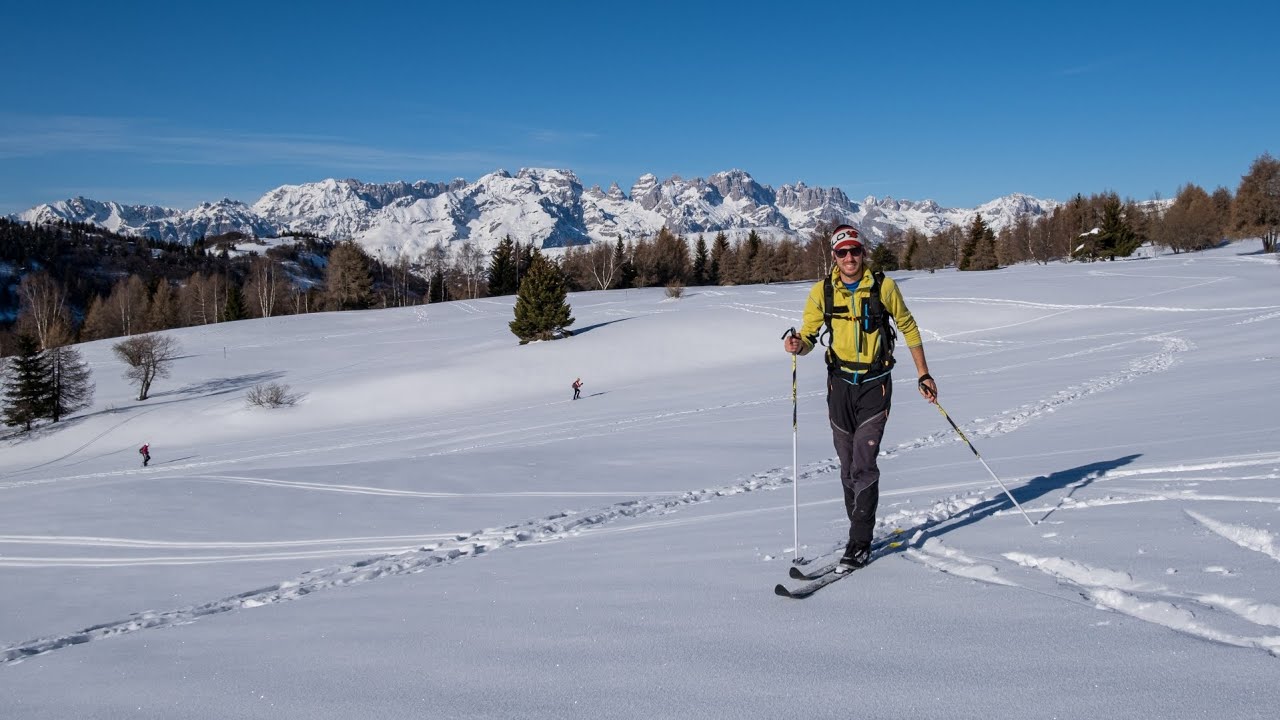 Sci fondo escursionismo su neve difficile