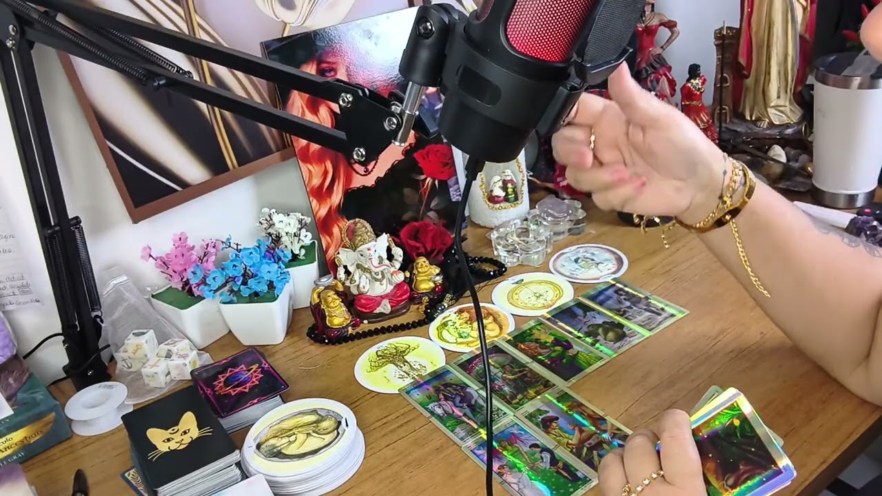 Peixes 🐠 O seu ser amada ou amada pensa em você 24 hrs digita no celular mas tá com medo de vc 💔😱😱😱