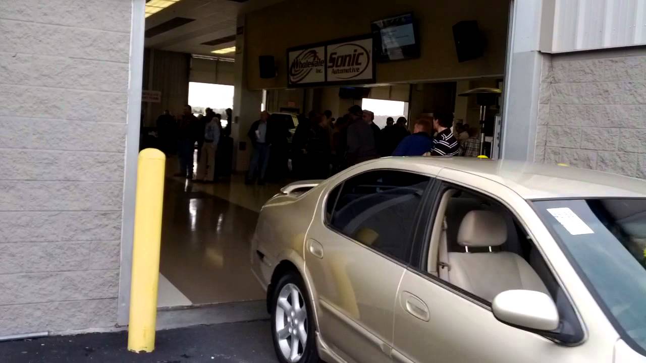 Live Dealers Auction at Manheim