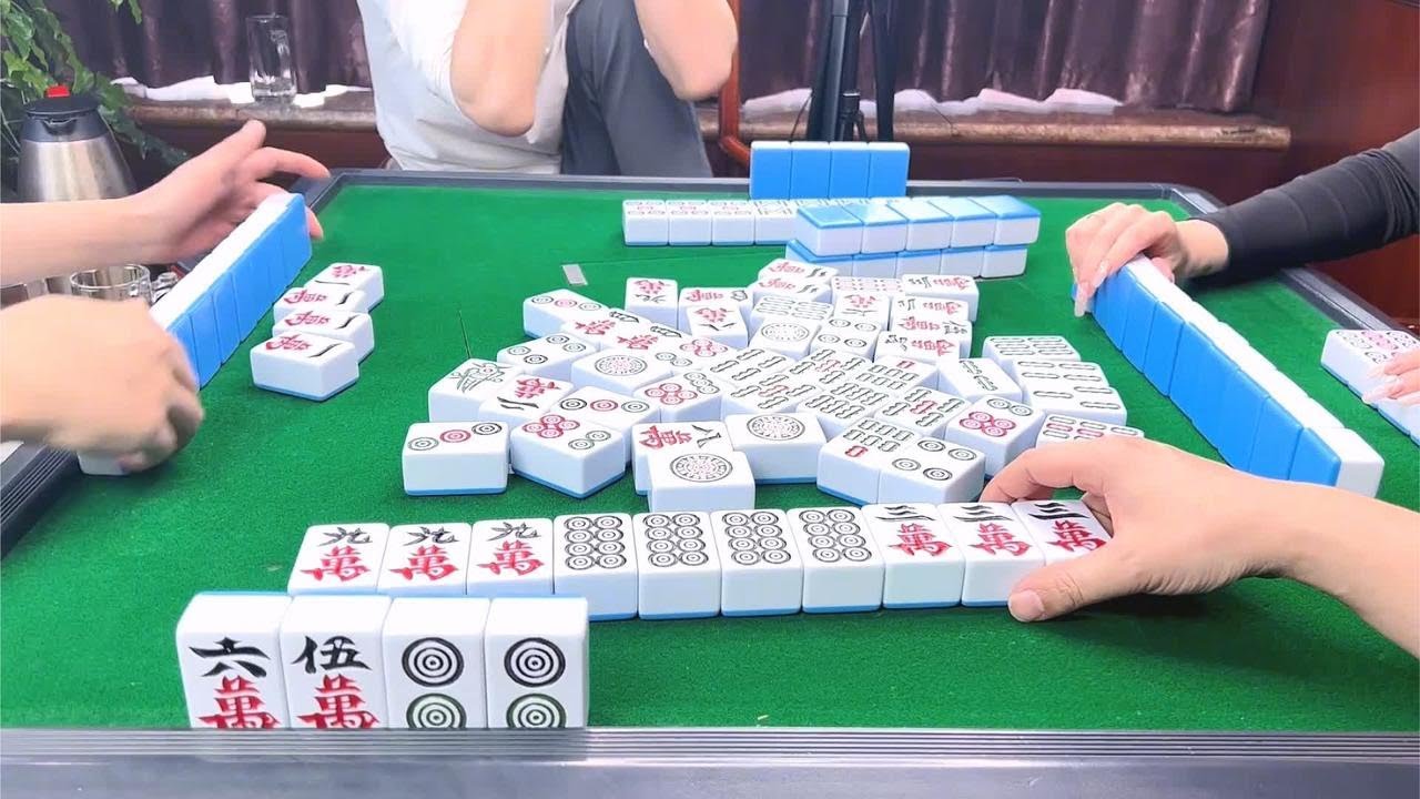 麻将：茂茂强行摸牌为下叫，李鑫坏事干多被嫌弃