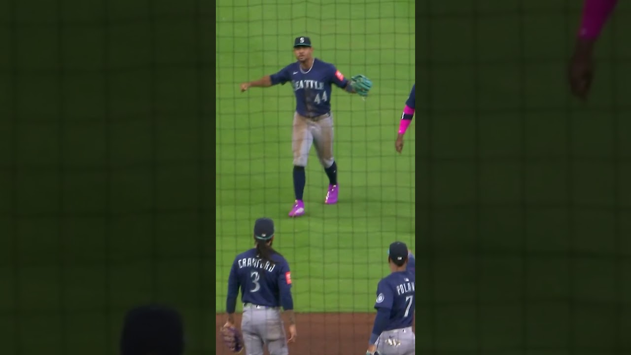 JAW-DROPPING, GAME-ENDING CATCH FOR ROBLES 😱