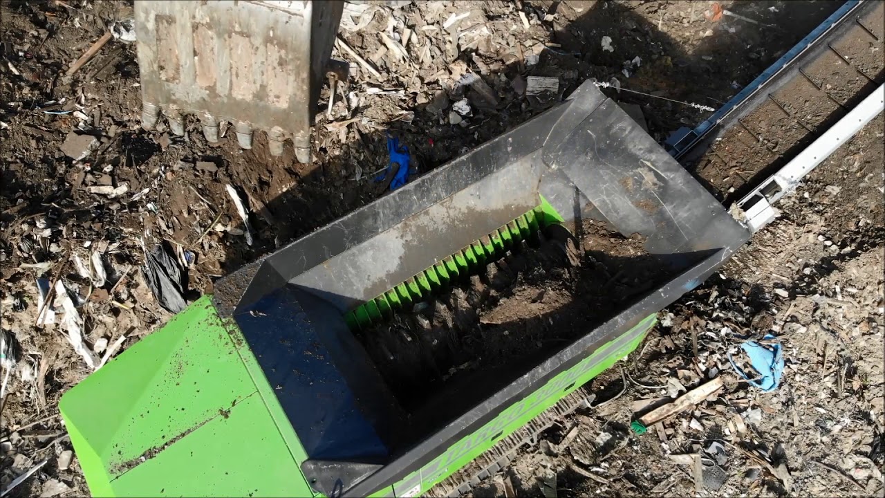 Neuenhauser Umwelttechnik - TARGO 3000 Ein-Wellen-Zerkleinerer Baumischabfälle & Deponierückbau