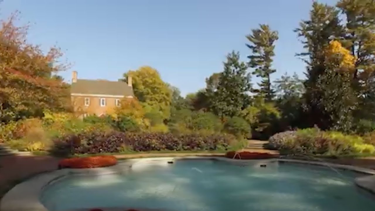 Autumn in America's Garden Capital