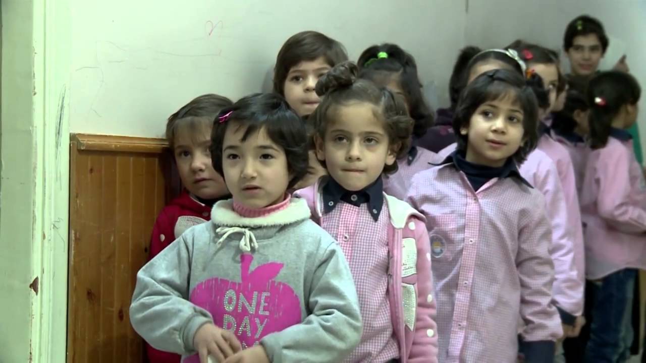 Niños desplazados en un orfanato en Siria