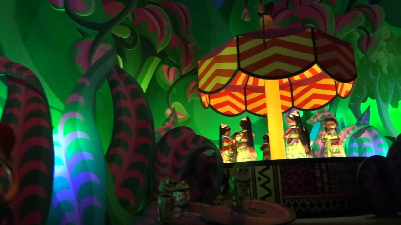 La maison des poupées - Disney Land Paris [1080p]